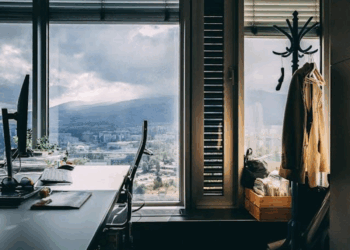 Tips esenciales para organizar un escritorio de estudio o trabajo